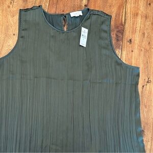 ☀️ New! LOFT Pleated Sleeveless Top with Tie Back
